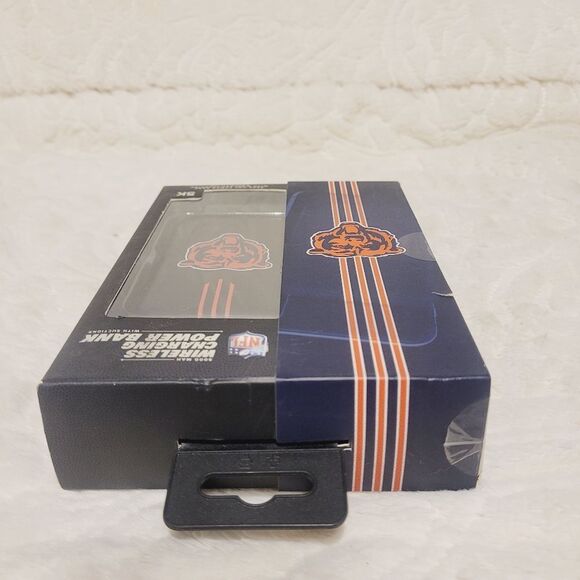 NFL Chicago Bears Wireless Charging Power Bank 5K mAh 10 Watt Suction Cups New - Picture 7 of 10